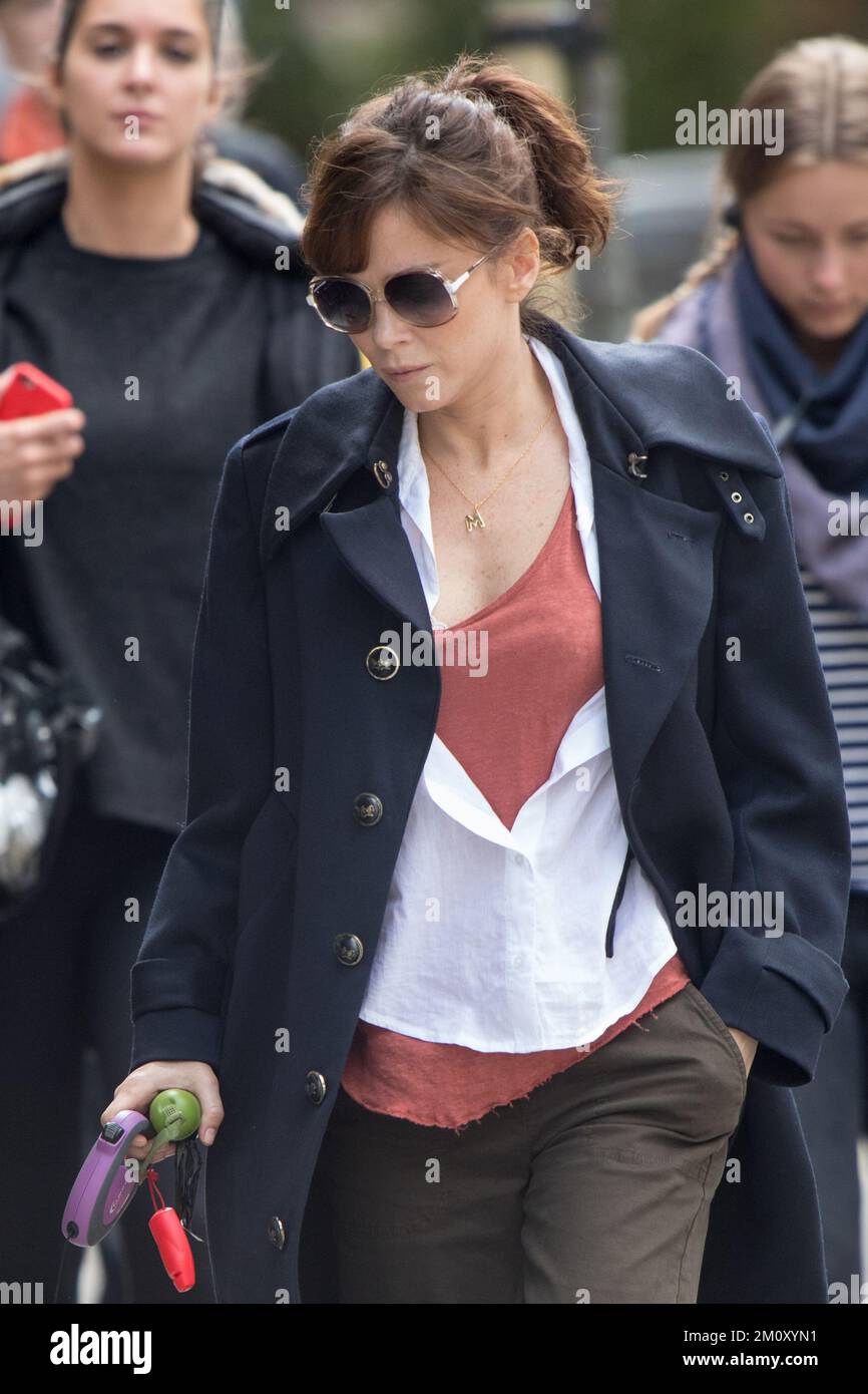 Anna Friel films Marcella Banque D'Images