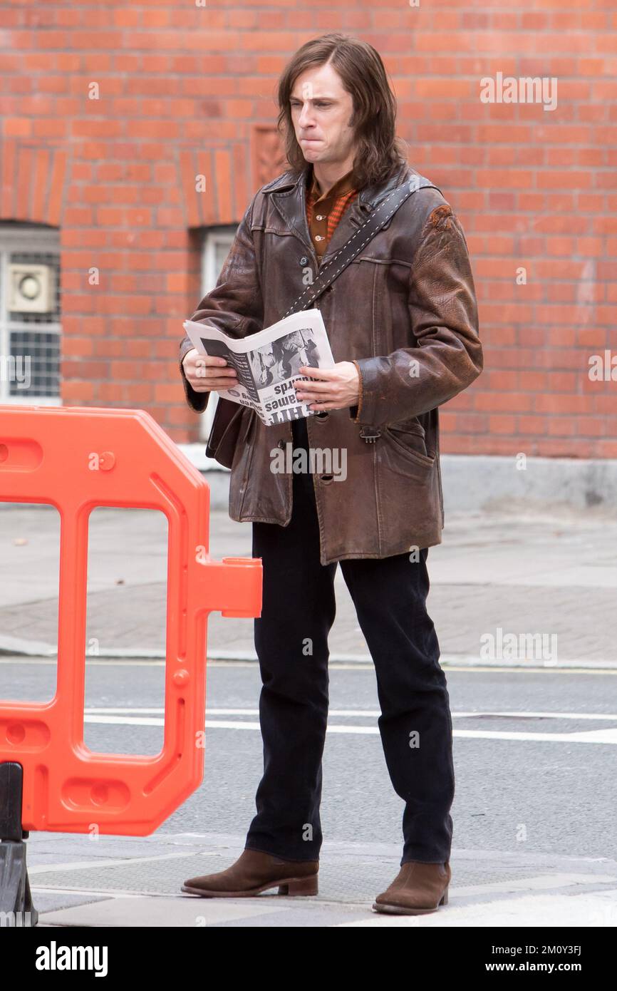 Taron Egerton joue à Elton John à Londres Photo Stock - Alamy