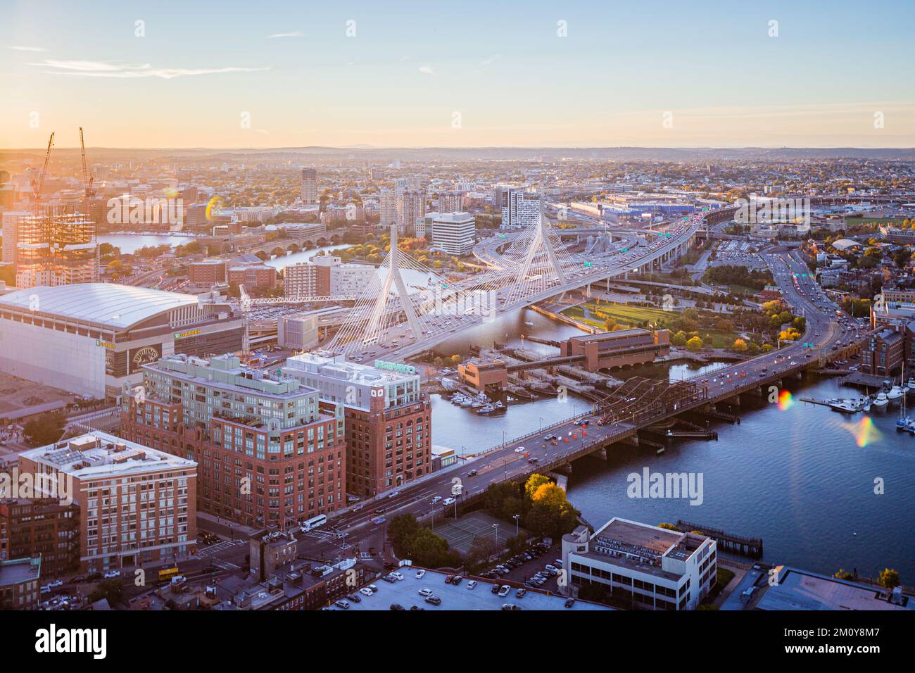 Leonard P. Zakim Bunker Hill Memorial Bridge Aerial - Boston Banque D'Images
