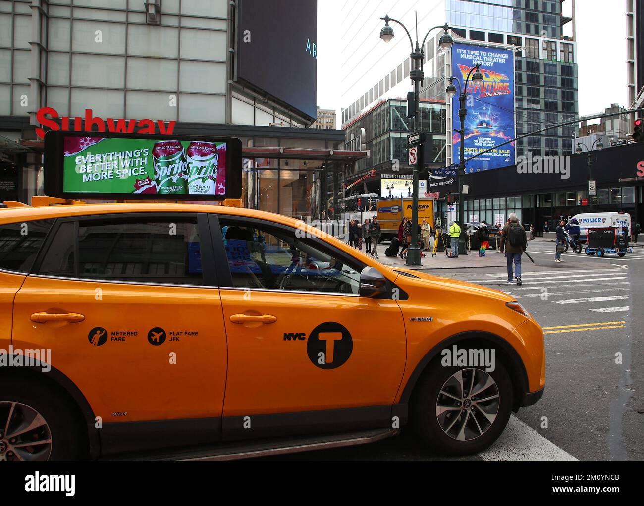 Panneau d'affichage de la comédie musicale « Back to the future » de broadway à Times Square, New York, NY on 8 décembre 2022. Photo de Charles Guerin/ABACAPRESS.COM Banque D'Images