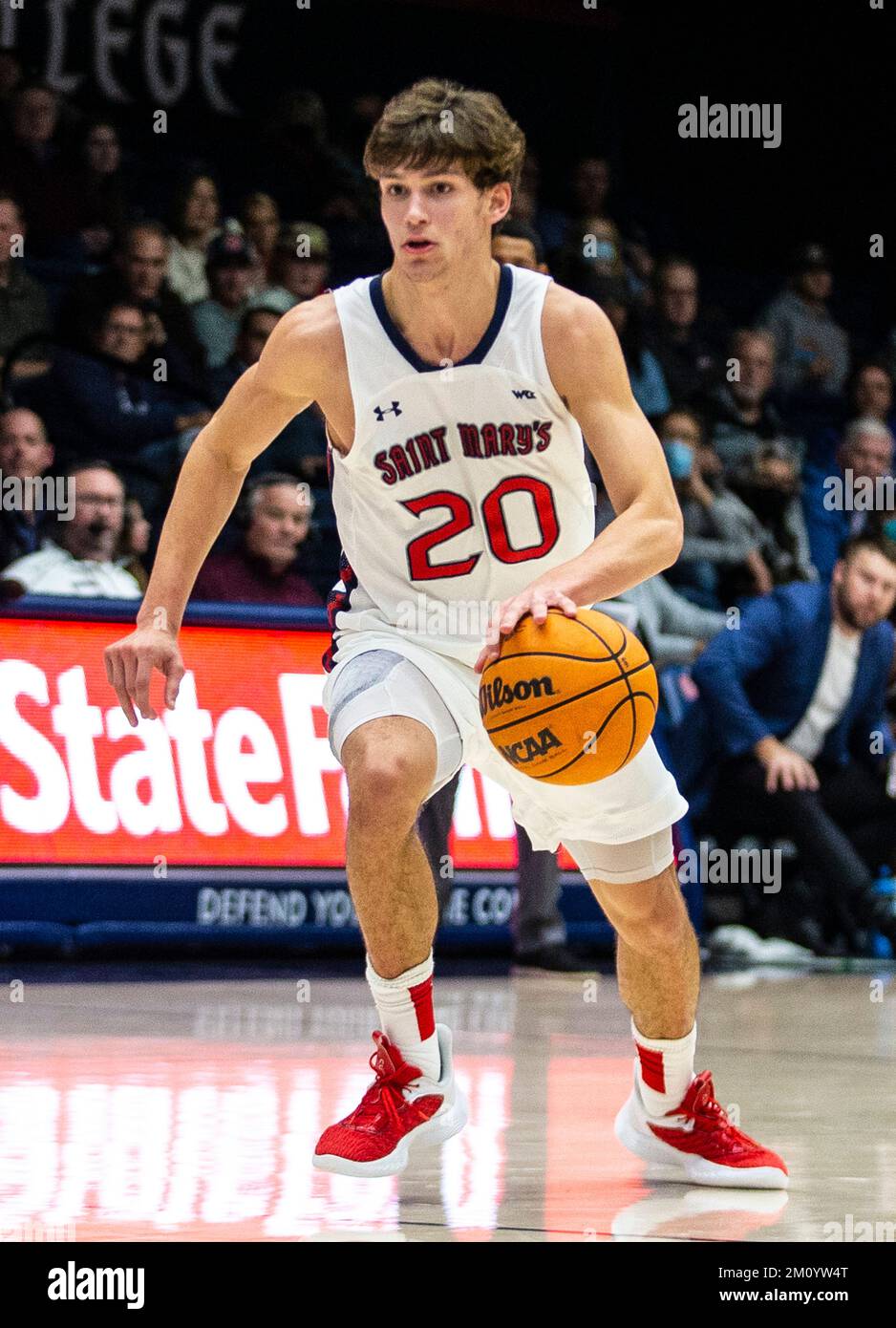 07 décembre 2022 Moraga, CA États-Unis St. La garde de Mary Aidan Mahaney (20) va au panier pendant le match de basket-ball des hommes NCAA entre les ours de l'État du Missouri et les Gaels de Saint Mary. Saint Mary's Beat Missouri State 66-46 au pavillon de la University Credit Union Moraga Calif. Thurman James/CSM Banque D'Images