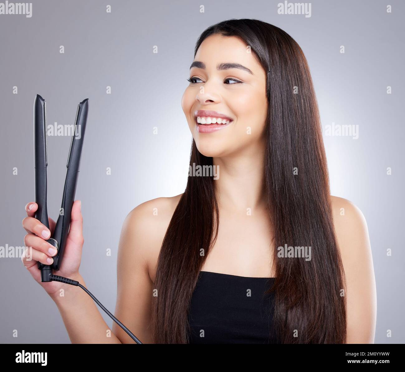 Lisser les cheveux Banque de photographies et d'images à haute résolution -  Alamy