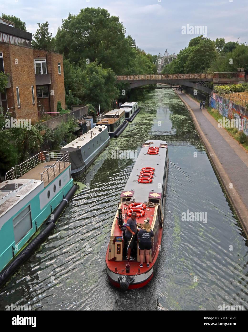 London Waterbus Company, (Camden Town) , sur le canal Regents Londres, Angleterre, Banque D'Images
