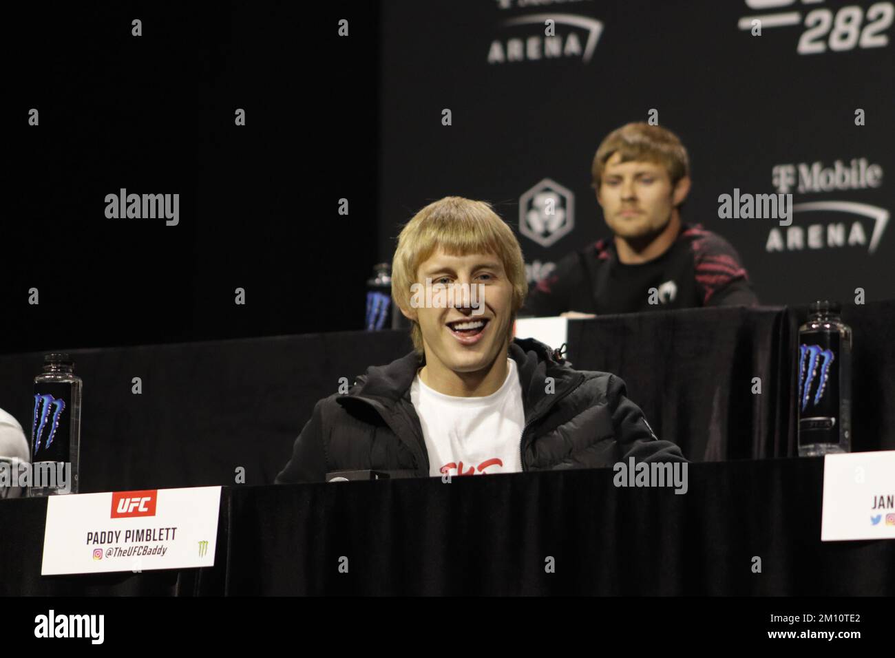 Las Vegas, Nevada, États-Unis. 08th décembre 2022. UFC Apex LAS VEGAS, NV - DÉCEMBRE 8 : paddy Pimblett interagit avec les médias pendant la Journée des médias de l'UFC 282 à UFC Apex on 8 décembre 2022, à Las Vegas, Nevada, États-Unis. (Photo de Diego Ribas/PxImages) (Diego Ribas/SPP) Credit: SPP Sport Press photo. /Alamy Live News Banque D'Images