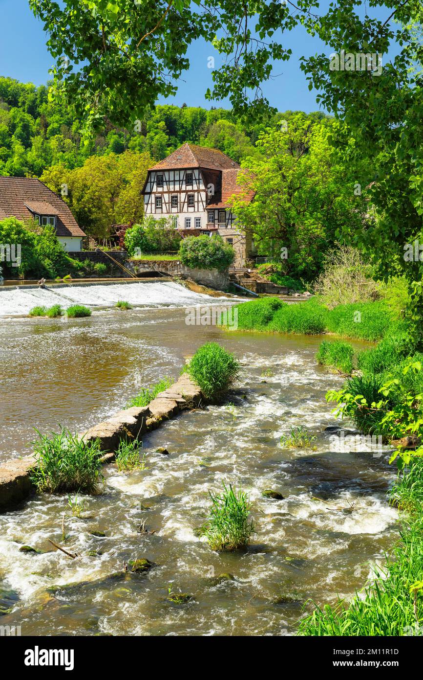 Moulin sur le Kocher, Forchtenberg, Hohenlohe, Bade-Wurtemberg, Allemagne Banque D'Images