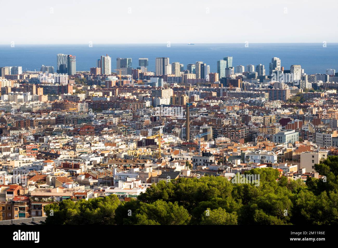 Vue aérienne des immeubles de bureaux et des quartiers résidentiels de la ville de Barcelone Banque D'Images