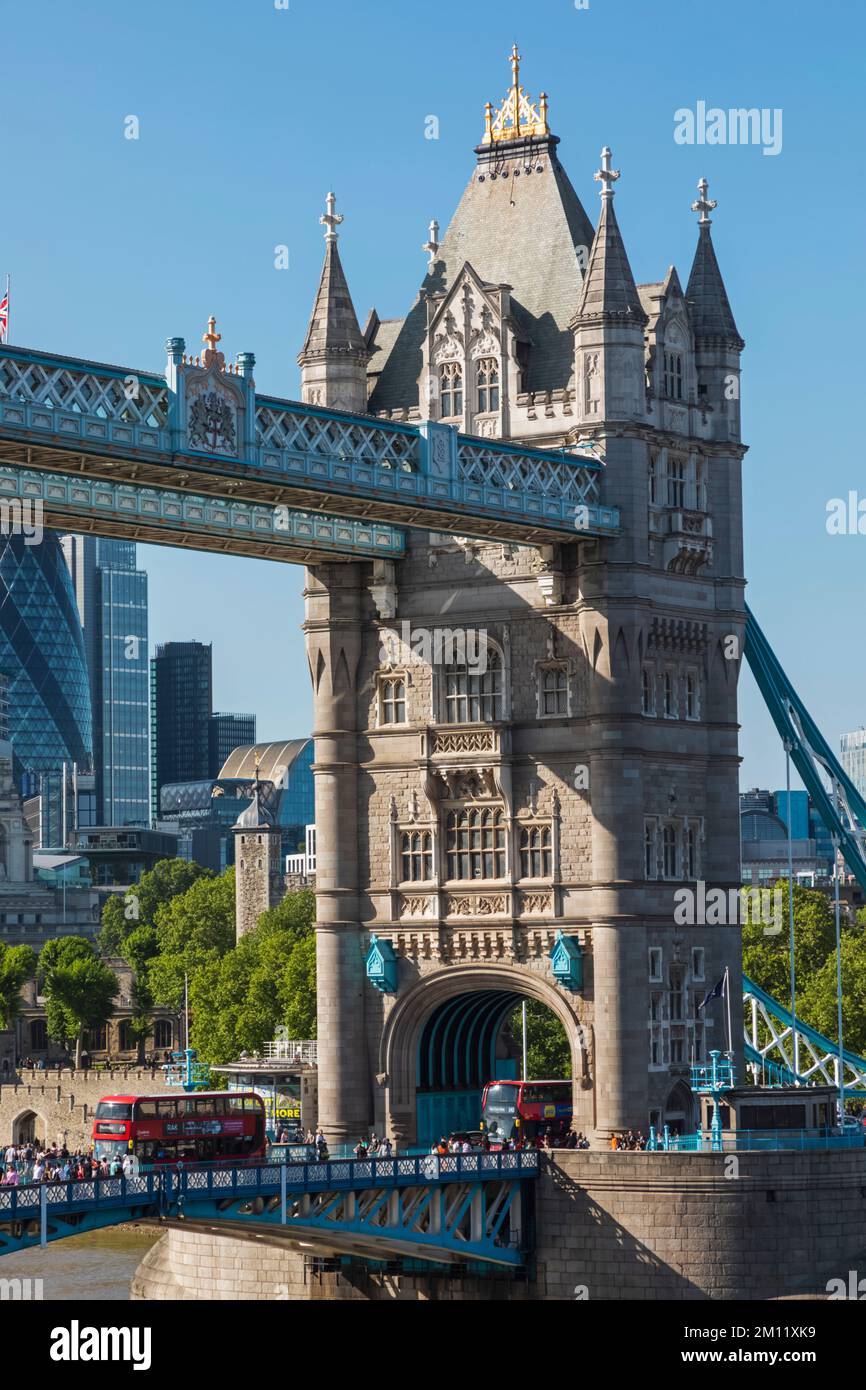 Tower Bridge dans la journée, Londres, Angleterre Banque D'Images