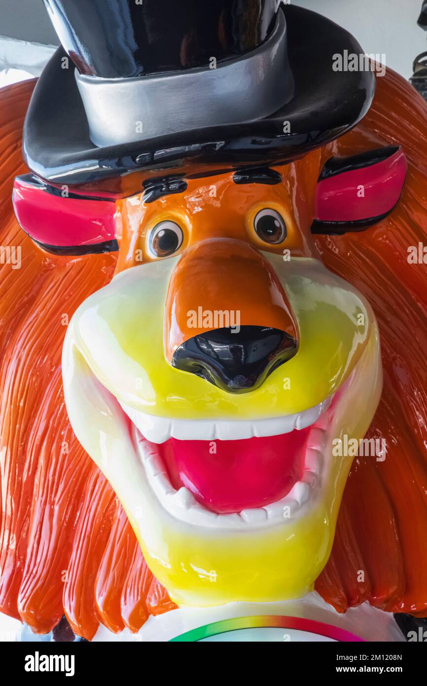 Angleterre, East Sussex, Eastbourne, Eastbourne Pier, Plastic Leo the Lion Head Banque D'Images