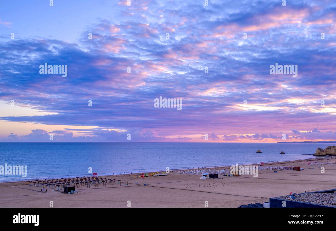 Vue sur la plage de Praia da Rocha, Portimao, Algarve, Portugal, Europe Banque D'Images