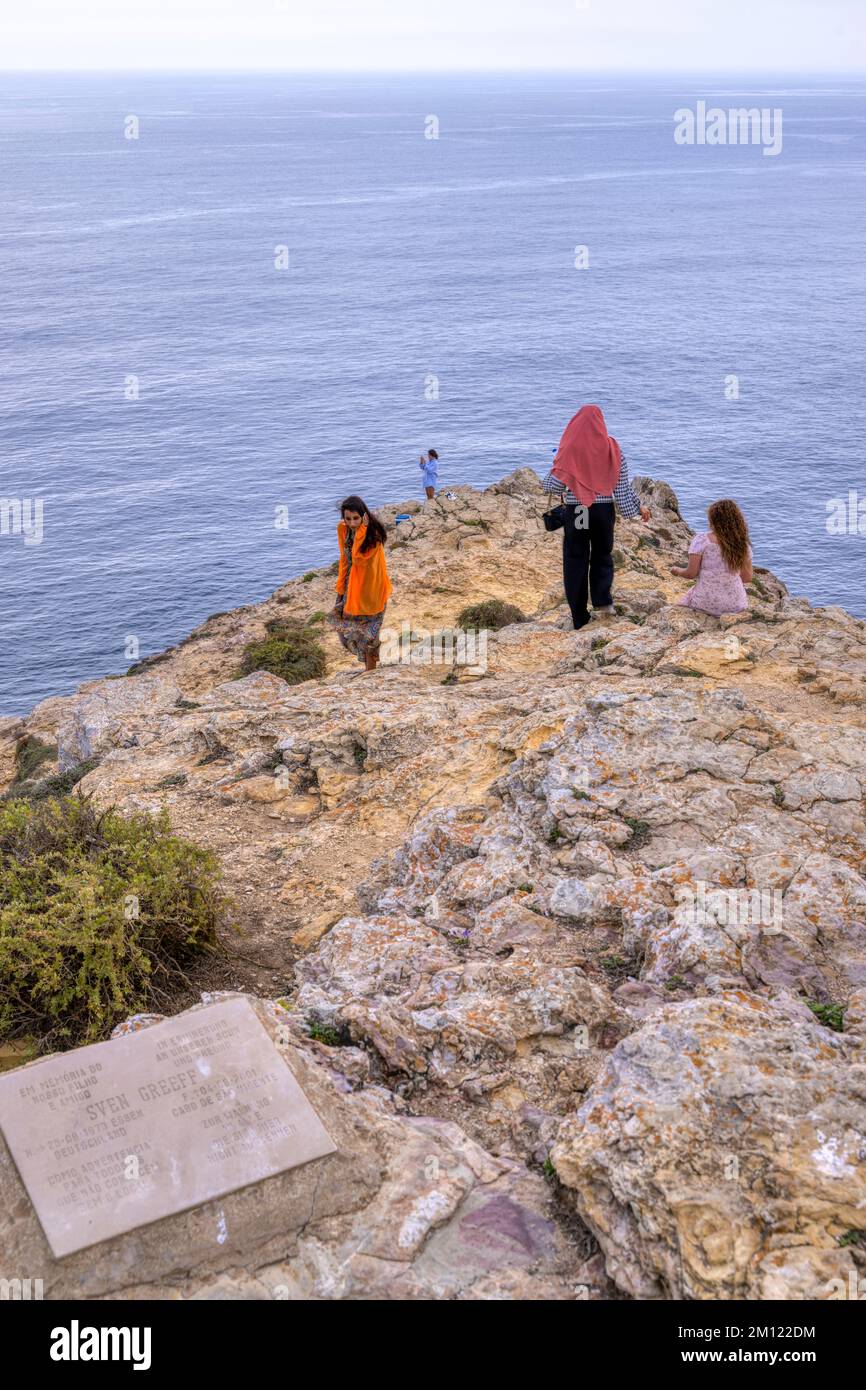 Touristes à Cape St. Vincent (Cabo de Sao Vicente), Algarve, Portugal, Europe Banque D'Images