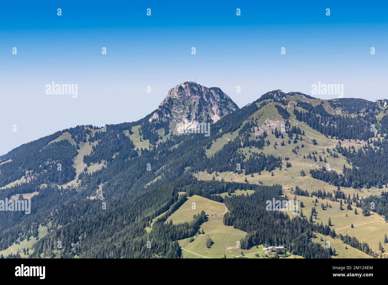 Vue de Sudelfeld à Wendelstein, 1838 m, Soinswand, 1756 m, Lacherspitze, 1724 m, Sudelfeld, près de Bayrischzell, Mangfallgebirge, haute-Bavière, Bavière, Allemagne, Europe Banque D'Images