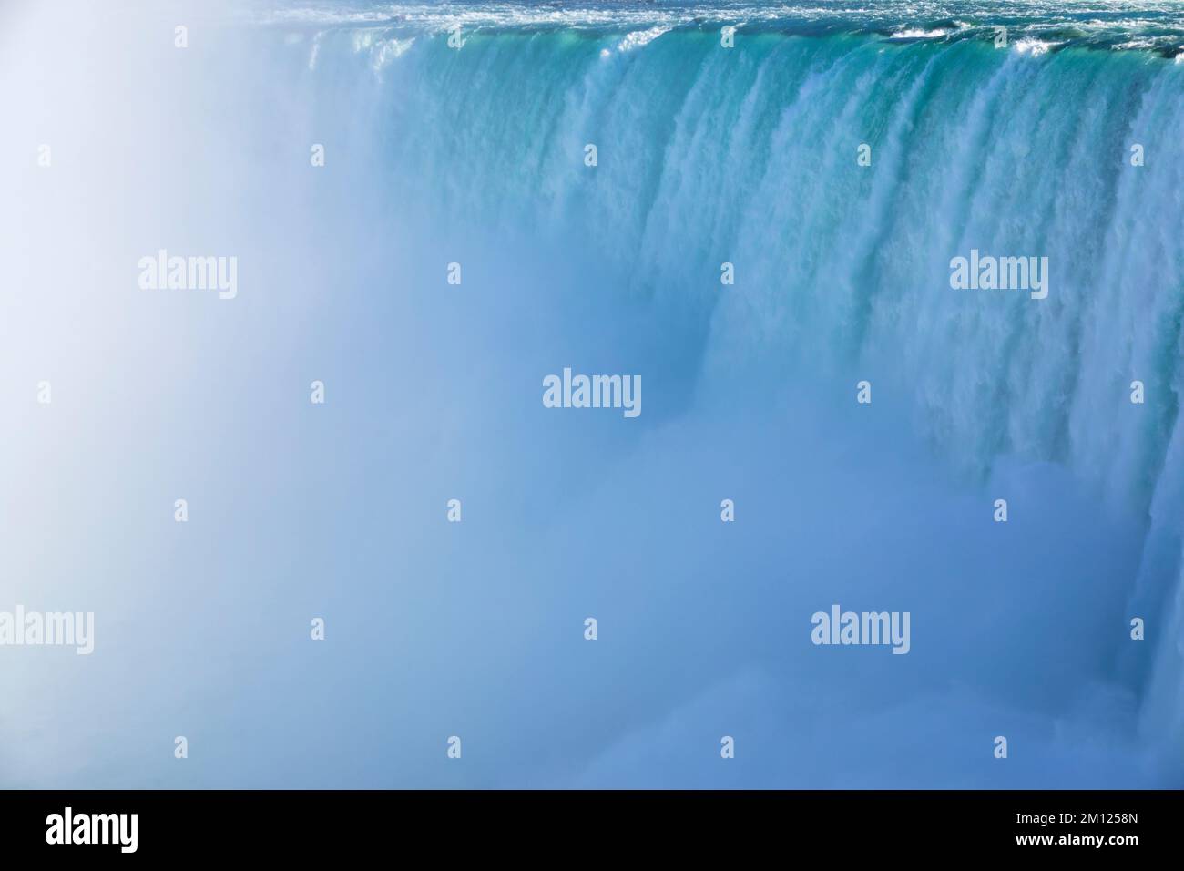 Canada, Ontario, Niagara Falls, les chutes canadiennes en plein jour Banque D'Images