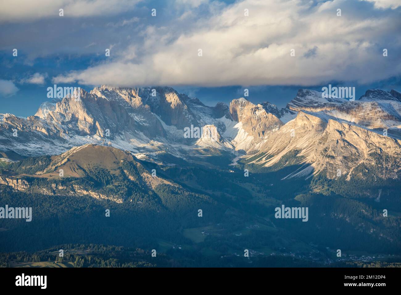 Fermeda Ridge Mont fermeda Banque de photographies et d’images à haute résolution - Alamy