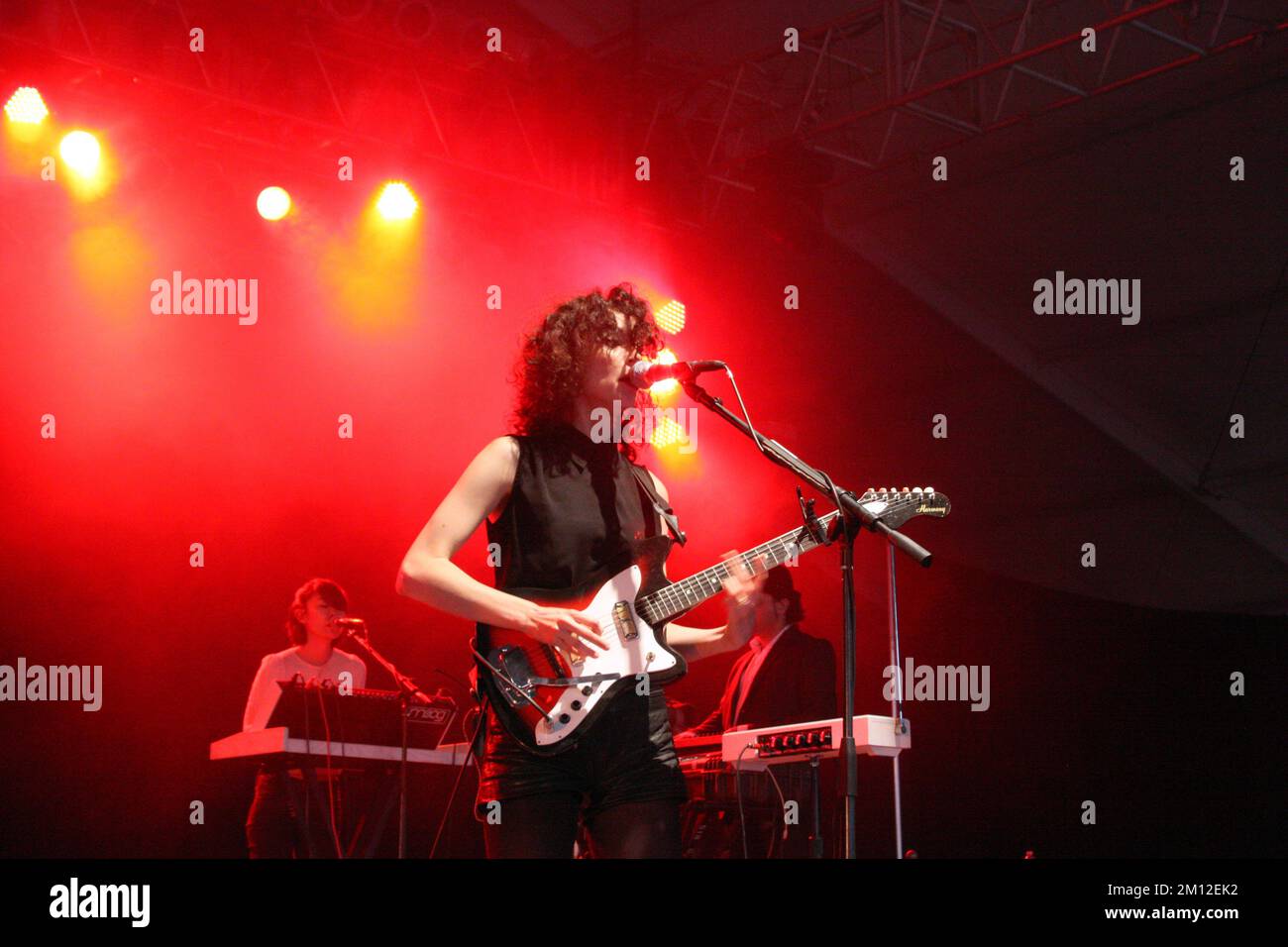 Le festival de musique et d'arts de Bonnaroo - St Vincent en concert Banque D'Images