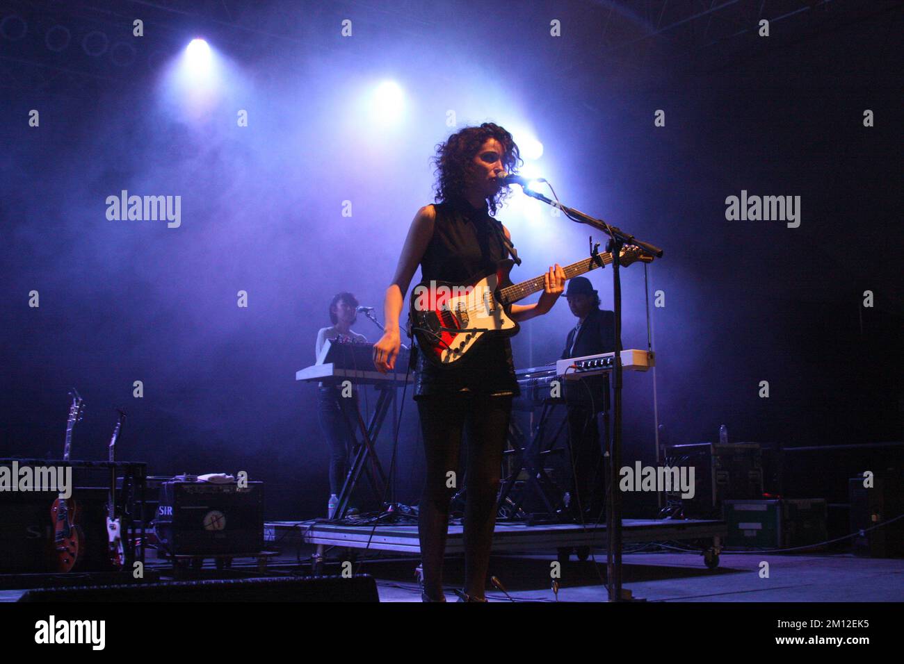 Le festival de musique et d'arts de Bonnaroo - St Vincent en concert Banque D'Images