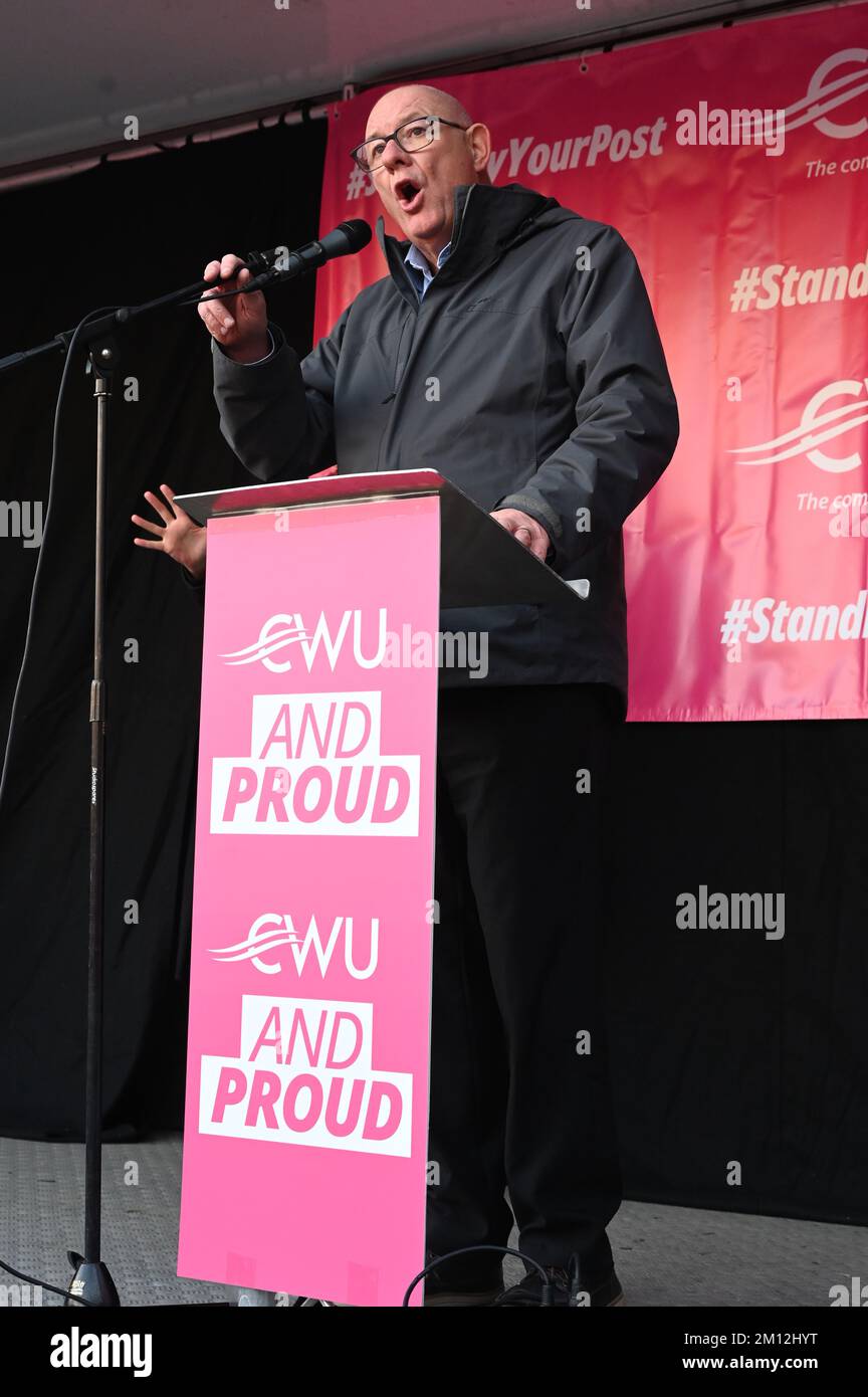 Londres, Royaume-Uni. 9th décembre 2022. Le Président Dave Ward est secrétaire général du Syndicat des travailleurs et travailleuses des communications des travailleurs et travailleuses de la poste royale qui travaillent sur les salaires, les emplois et les conditions. Nous exigeons un rallye de Simon Thompson sur la place des partenaires. Crédit : voir Li/Picture Capital/Alamy Live News Banque D'Images
