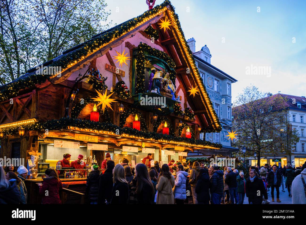 Marché de Noël au Rindermarkt à Munich, Bavaria, Germany, Europe Banque D'Images