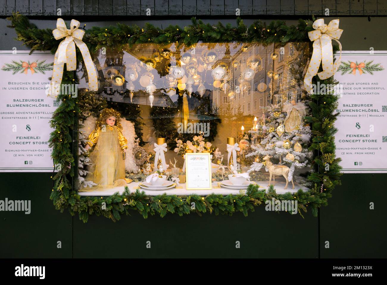 Informations de Noël stand au Christkindlmarkt à Salzbourg, Autriche, Europe Banque D'Images