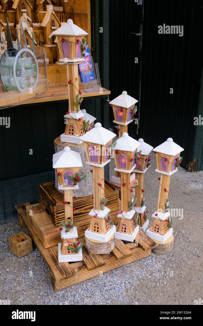 Lanternes en bois au marché de Noël à Salzbourg, Autriche, Europe Banque D'Images