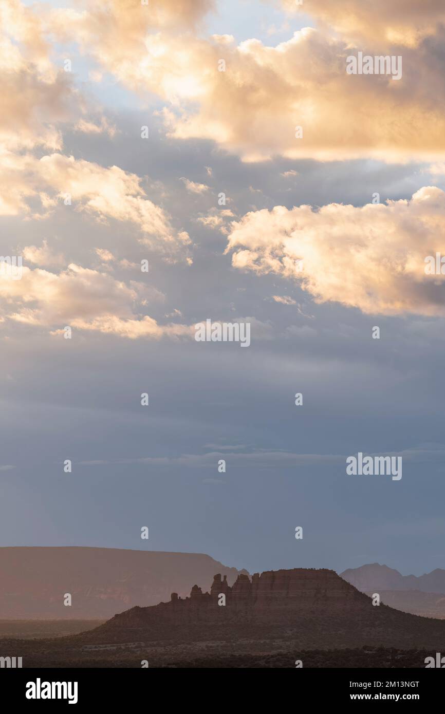 La formation de Cockscomb au coucher du soleil, près de Sedona, Arizona, États-Unis, octobre, Par Dominique Braud/Dembinsky photo Assoc Banque D'Images