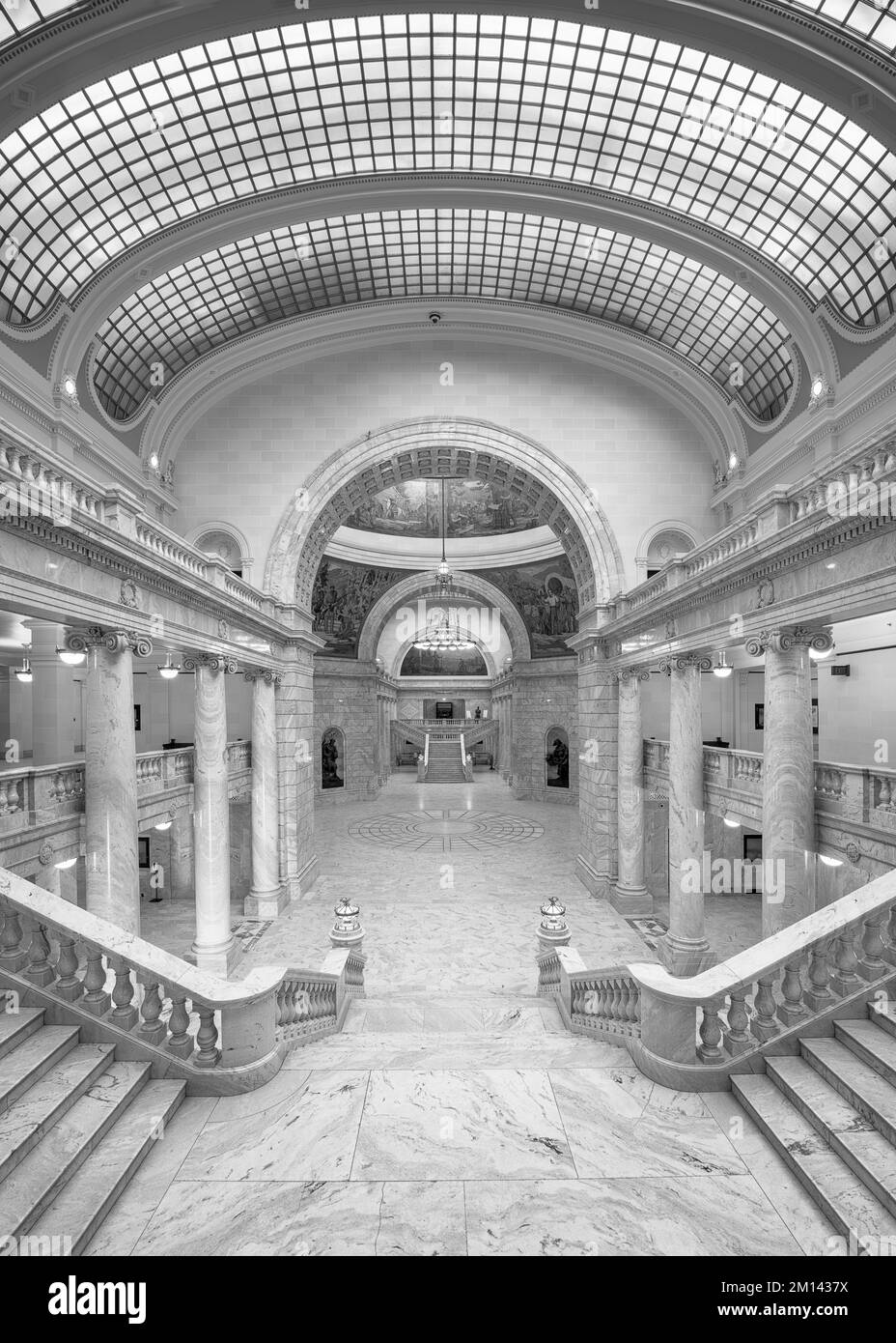 Escaliers intérieurs et rotonde du bâtiment du Capitole de l'État de l'Utah, au 350 State Street à Salt Lake City, Utah Banque D'Images