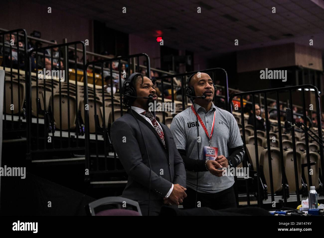 Lubbock, Texas, États-Unis. 9th décembre 2022. Shawn porter, ancien champion du monde de poids-lourd, commente l'action du tournoi. (Credit image: © Adam DelGiudice/ZUMA Press Wire) Credit: ZUMA Press, Inc./Alamy Live News Banque D'Images