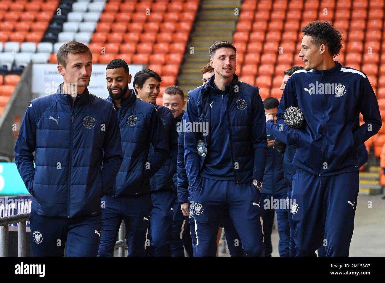 Les joueurs de Blackpool arrivent à Bloomfield Road avant le match de championnat de Sky Bet Blackpool vs Birmingham City à Bloomfield Road, Blackpool, Royaume-Uni, 10th décembre 2022 (photo de Craig Thomas/News Images) Banque D'Images