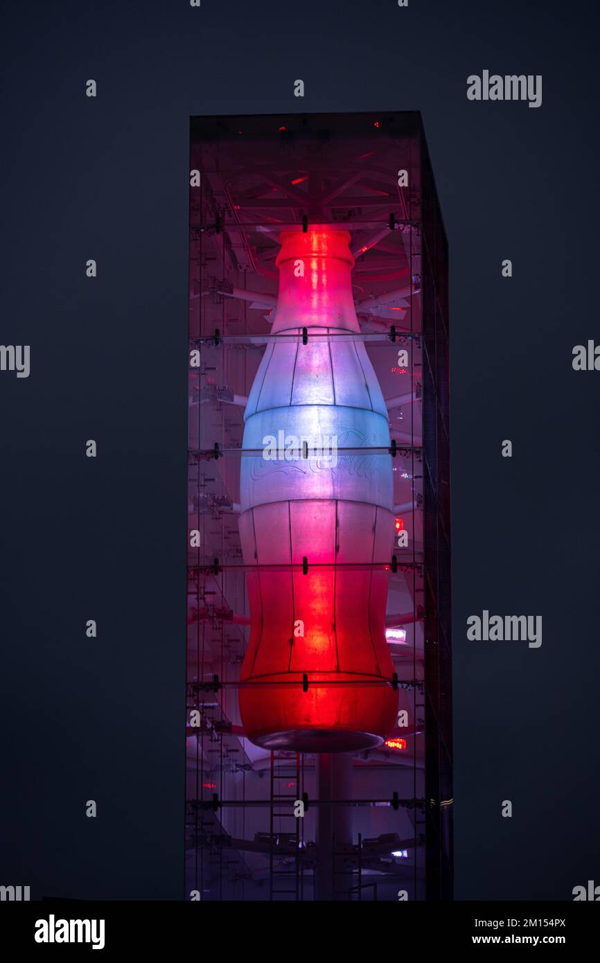 Une bouteille Coca Cola géante du monde de Coca-Cola Banque D'Images