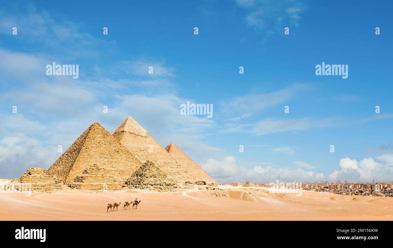 Vue sur les pyramides de Gizeh, Égypte. Banque D'Images