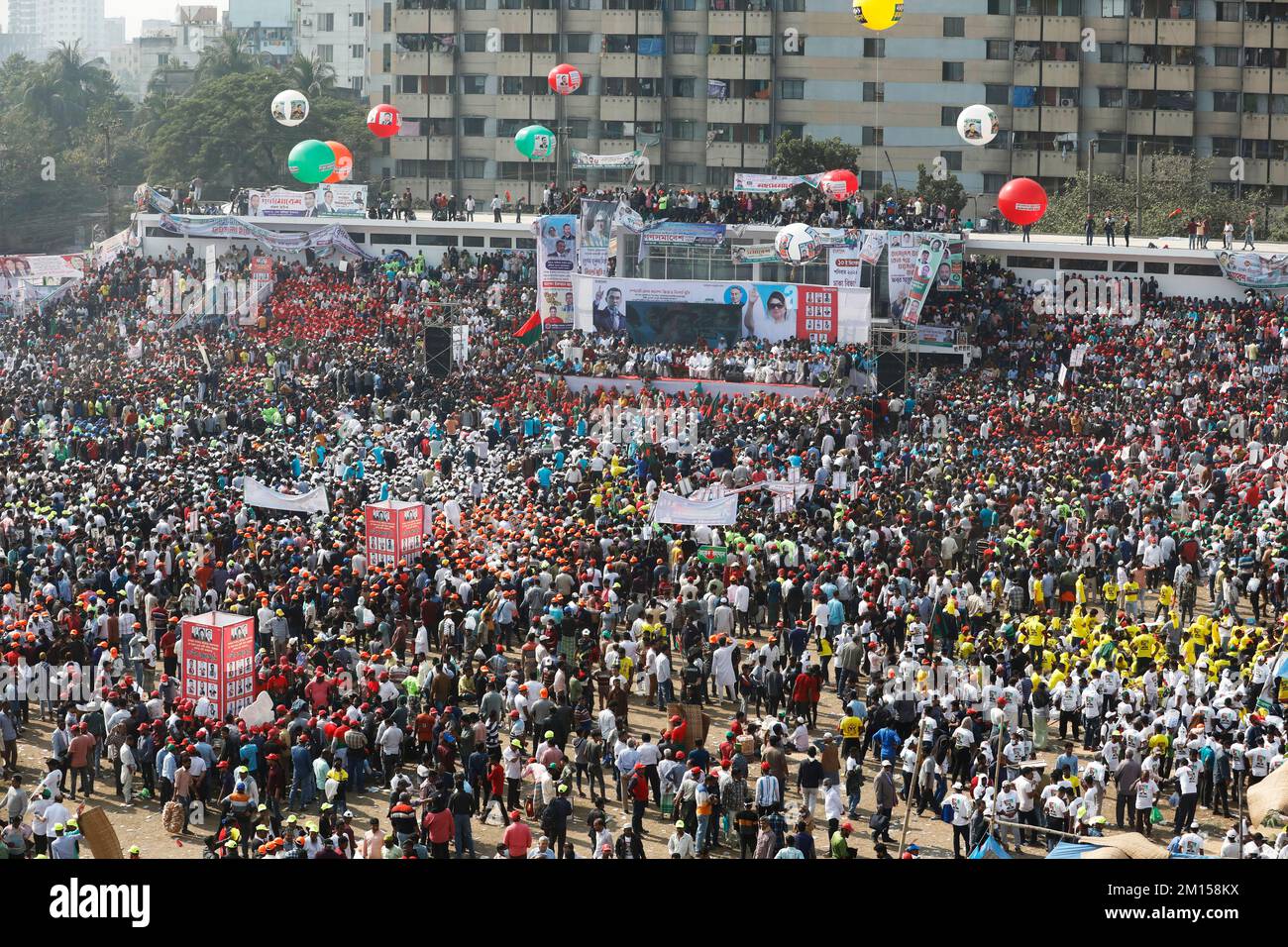 Dhaka, Bangladesh - 10 décembre 2022: Des milliers de dirigeants et de travailleurs ont participé à la réunion de masse de la division Dhaka du BNP, qui s'est tenue samedi à Gola Banque D'Images