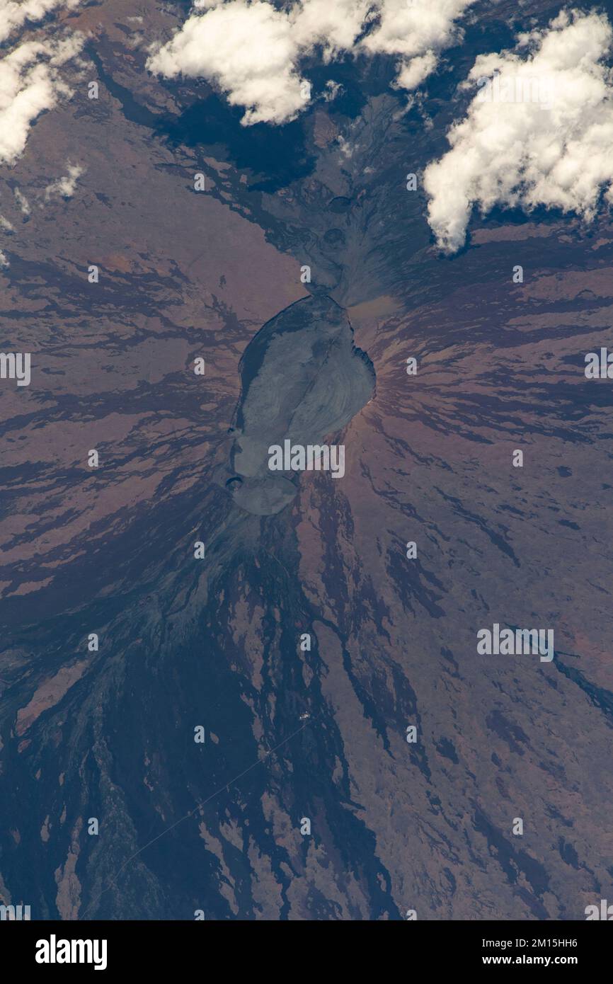 HAWAÏ - 29 septembre 2022 - Mauna Loa, le plus grand volcan actif du monde à Hawaï, est photographié de la Station spatiale internationale alors qu'il était en orbite en 2 Banque D'Images