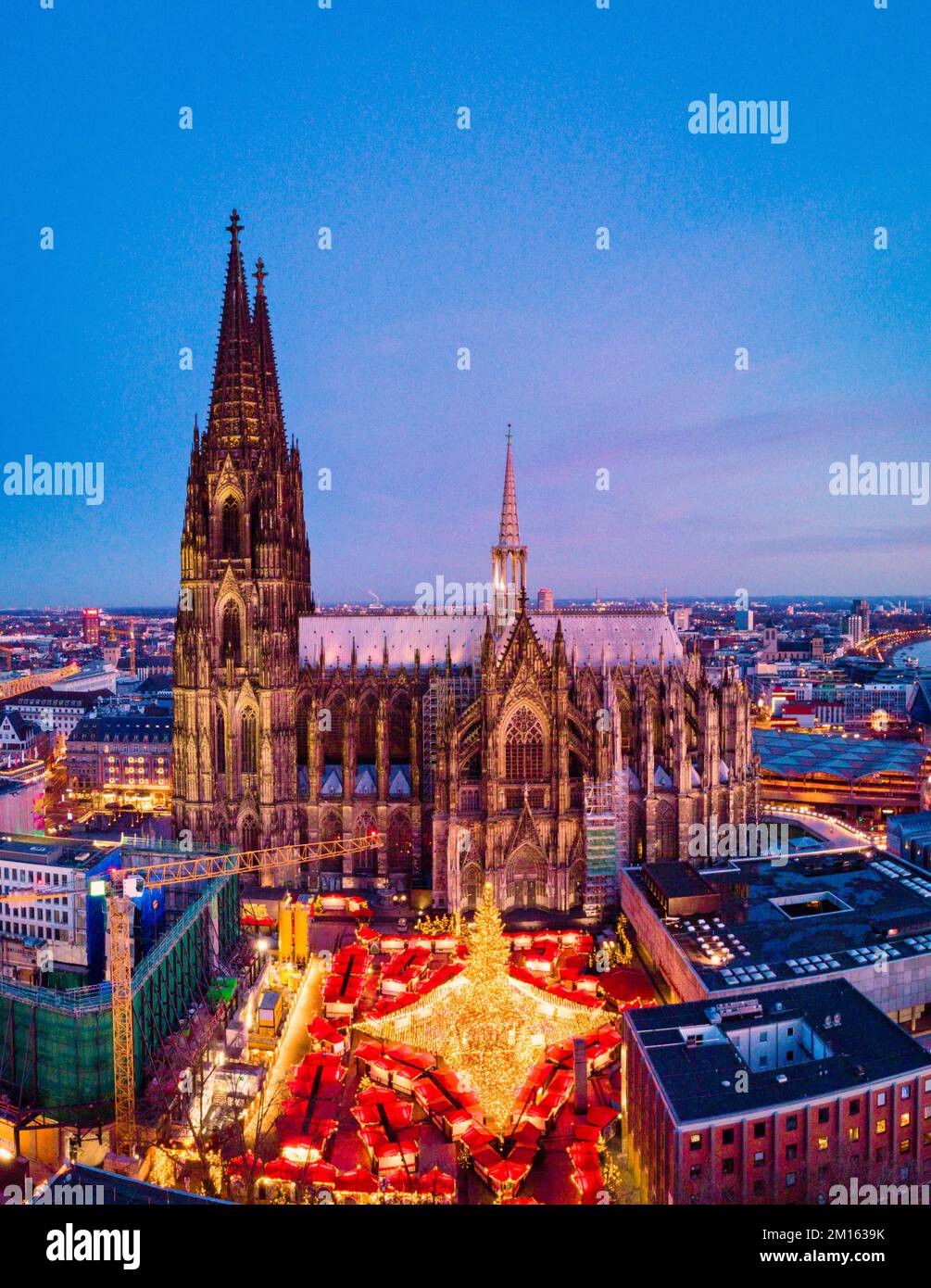 Cologne Allemagne vue du marché de Noël de drone Banque D'Images