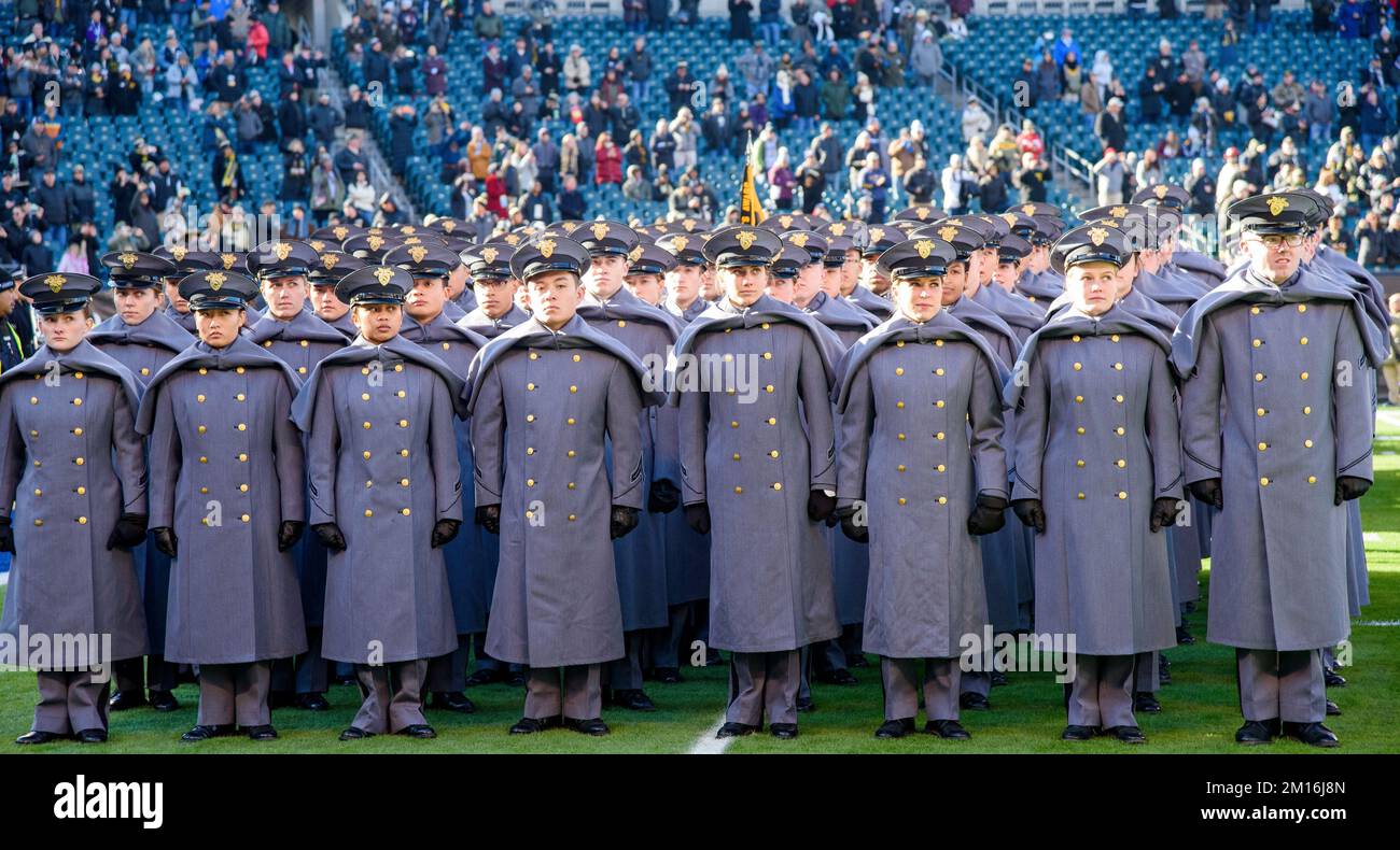 Philadelphie, Pennsylvanie, États-Unis. 10th décembre 2022. 10 décembre 2022, Philadelphie PA- les cadets de l'Armée marchent sur le terrain lors de la cérémonie précédant le début du match de l'Armée/Marine à Philadelphie PA (Credit image: © Ricky Fitchett/ZUMA Press Wire) Banque D'Images