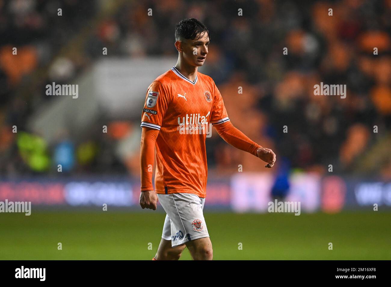 Charlie Patino #28 de Blackpool pendant le match de championnat de Sky Bet Blackpool vs Birmingham City à Bloomfield Road, Blackpool, Royaume-Uni, 10th décembre 2022 (photo de Craig Thomas/News Images) Banque D'Images