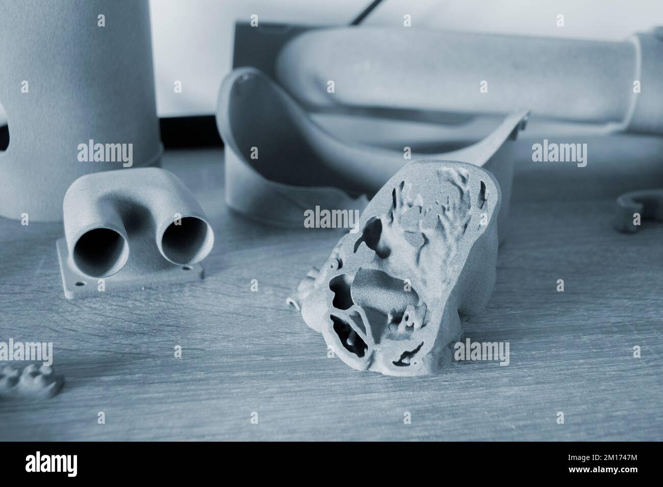 Modèle prototype de coupe transversale du coeur humain imprimé avec imprimante poudre 3D gros plan. Figure imprimée sur l'imprimante 3D en poudre de polyamide. Multi Jet Fusion MJF. Nouvelle technologie d'impression 3D additive moderne Banque D'Images