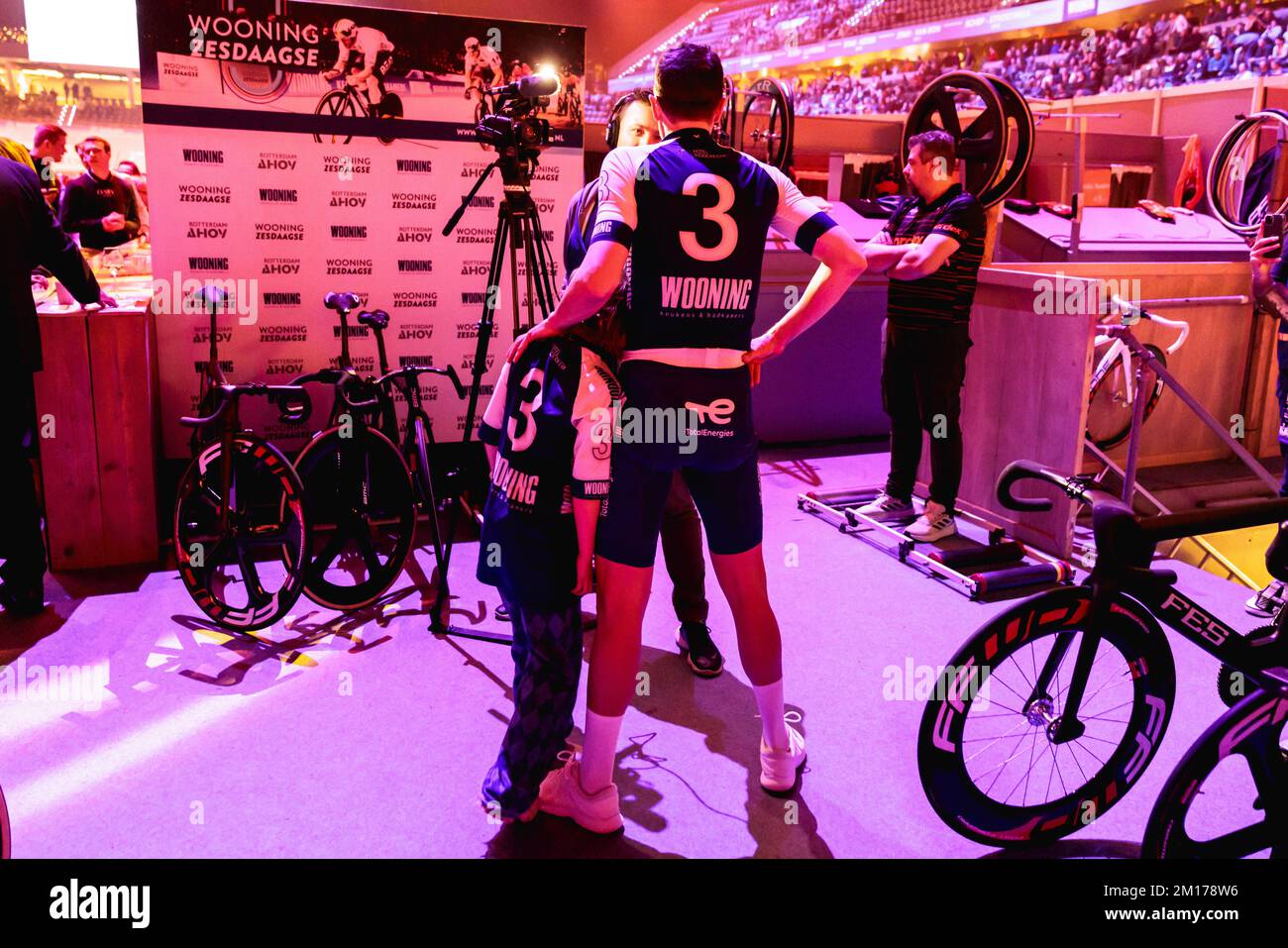 ROTTERDAM - Niki Terpstra est mis en lumière pendant les six jours de Rotterdam. Le gagnant du Tour de Flandre et de Paris-Roubaix, entre autres, dit Au revoir comme cycliste professionnel à l'âge de 38 ans. ANP MARCEL KRIJGSMAN pays-bas - belgique sortie crédit: ANP/Alay Live News Banque D'Images