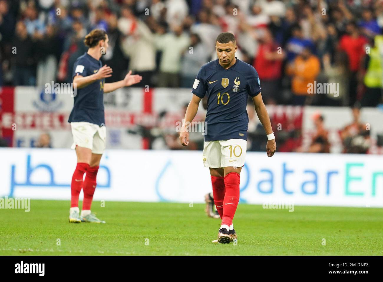 10 décembre 2022: AL KHOR, QATAR - DÉCEMBRE 10: Kylian Mbappe de France  tristesse après que Harry Kane d'Angleterre a marqué un but pendant la coupe  du monde de la FIFA Qatar