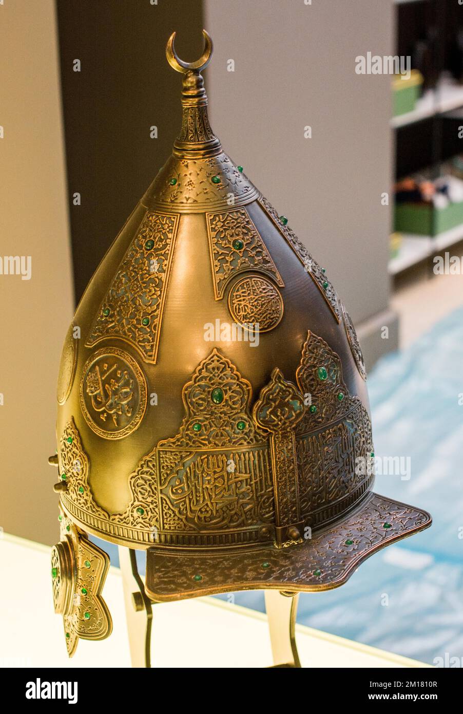 Casques décoratifs en métal des guerriers de l'empire ottoman turc Banque D'Images