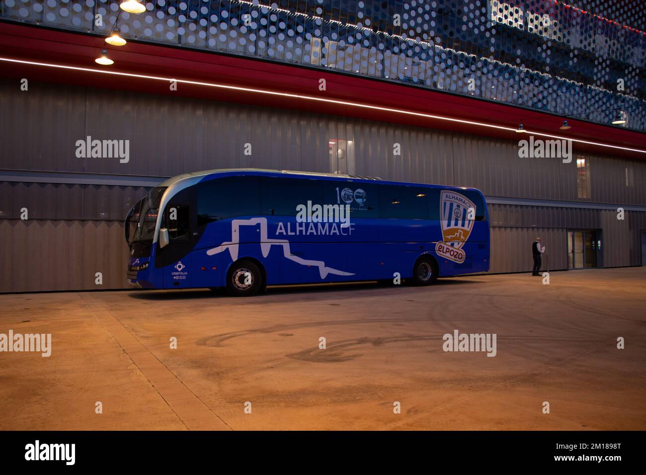 Barcelone, Espagne. 10th décembre 2022. Barcelone, Espagne, 10 décembre 2022: Alhama le bus de l'équipe CF est vu pendant le match Finetwork de la Ligue F entre le FC Barcelone Femeni et Alhama CF El Pozo à Estadi Johan Cruyff à Barcelone, Espagne (Unnati Naidu/SPP) crédit: SPP photo de presse sportive. /Alamy Live News Banque D'Images