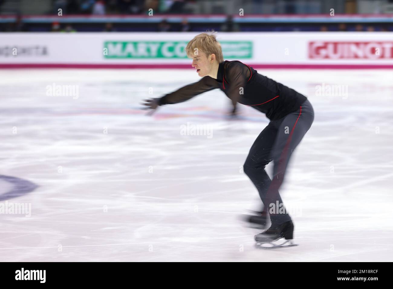Turin, Italie, le 10th décembre 2022. Daniel Grassl, d'Italie, se produit dans le programme de patinage libre pour hommes à Palavela, Turin. Date de la photo : 10th décembre 2022. Crédit photo à lire: Jonathan Moscrop/Sportimage crédit: Sportimage/Alay Live News Banque D'Images