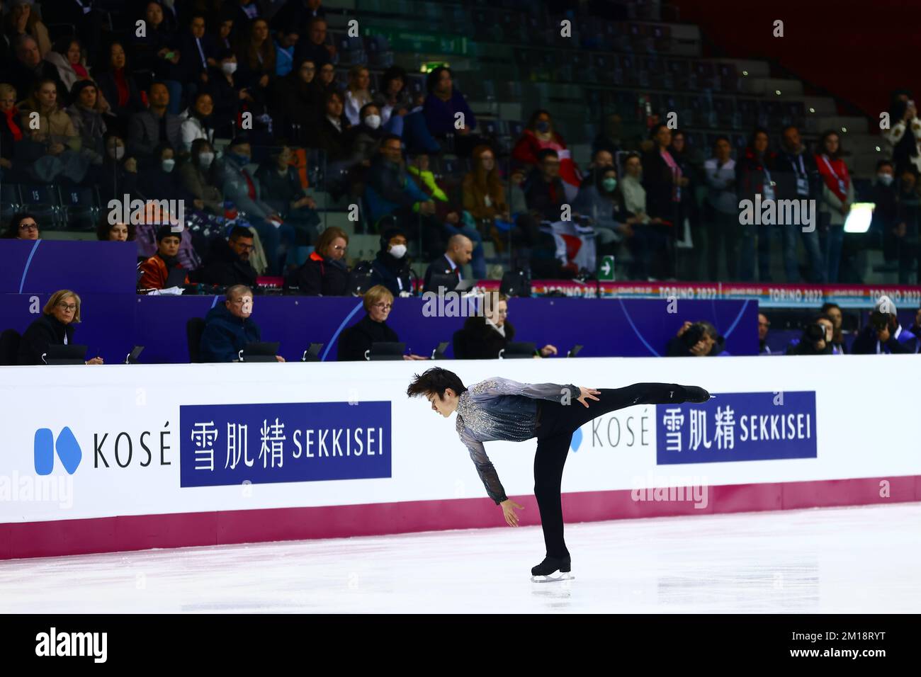 Turin, Italie, le 10th décembre 2022. Shoma Uno, du Japon, se produit dans le cadre du programme de patinage libre pour hommes à Palavela, Turin. Date de la photo : 10th décembre 2022. Crédit photo à lire: Jonathan Moscrop/Sportimage crédit: Sportimage/Alay Live News Banque D'Images