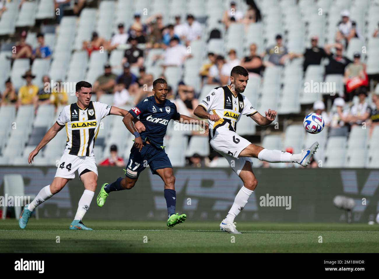 Sydney, Australie. 11th décembre 2022. Tomislav USKOK du FC MacArthur en action lors du match des sept matchs Des Hommes De La Ligue A entre le FC MacArthur et la victoire de Melbourne au stade de Campbelltown, sur 11 décembre 2022, à Sydney, en Australie. (Photo : Izhar Khan) IMAGE LIMITÉE À L'USAGE ÉDITORIAL - STRICTEMENT AUCUNE UTILISATION COMMERCIALE crédit: Izhar Ahmed Khan/Alay Live News/Alay Live News Banque D'Images