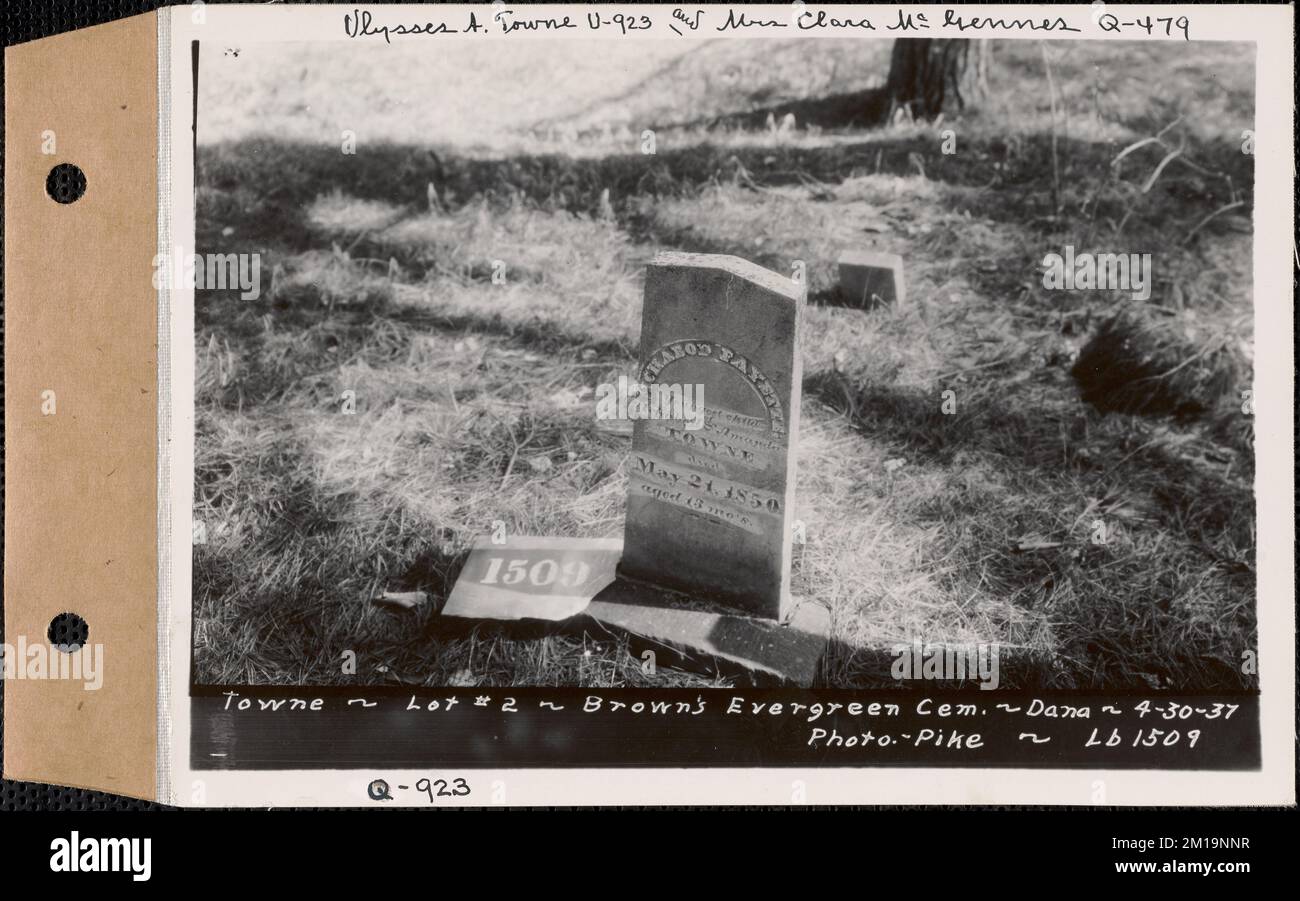 Towne, cimetière de Brown's Evergreen, lot 2, Dana, Massachusetts, 30 avril 1937 : Ulysses A. Towne, Q-923 et Mme Clara McGennes, Q-479 , ouvrages d'eau, réservoirs, ouvrages de distribution d'eau, immobilier, cimetières Banque D'Images