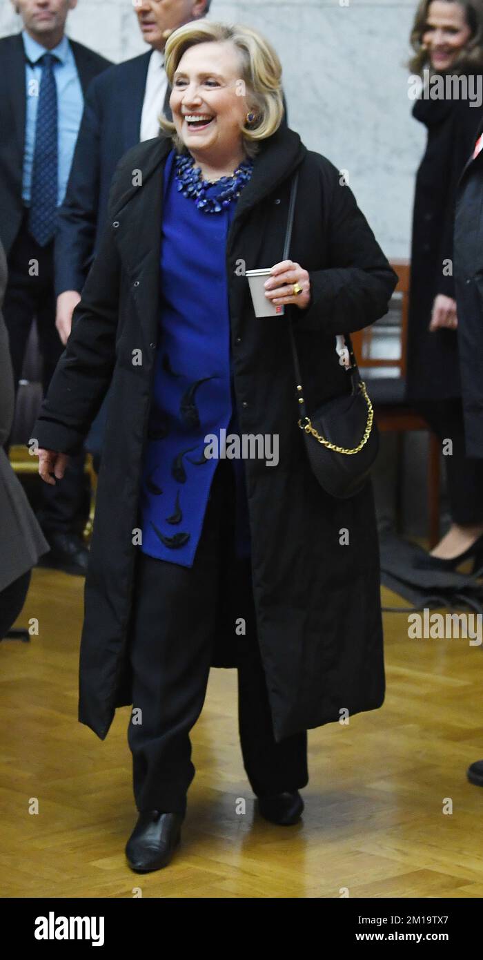 Oslo, Norvège. 11th décembre 2022. La politicienne américaine Hillary Clinton assiste dimanche à 11 décembre 2022 au Forum du prix Nobel de la paix : l'Afghanistan - trouver un chemin vers l'avenir à l'Université d'Oslo, en Norvège. Photo de Rune Hellestad/ Credit: UPI/Alay Live News Banque D'Images Oslo, Norvège. 11th décembre 2022. La politicienne américaine Hillary Clinton assiste dimanche à 11 décembre 2022 au Forum du prix Nobel de la paix : l'Afghanistan - trouver un chemin vers l'avenir à l'Université d'Oslo, en Norvège. Photo de Rune Hellestad/ Credit: UPI/Alay Live News Banque D'Images