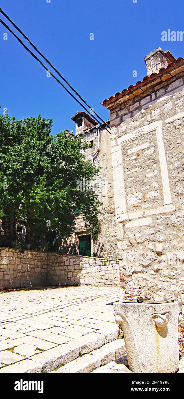 Vue sur les jardins, les rues et les ruelles de Zadar, Dalmatie en Croatie, Europe Banque D'Images