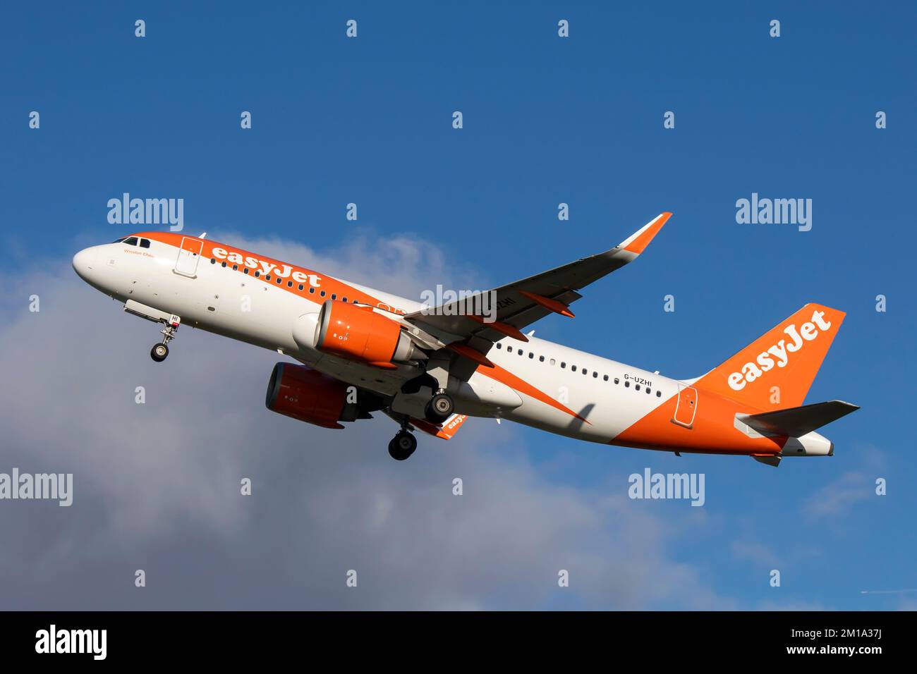 G-UZHI Airbus A320 251N easyJet Bristol Airport UK 10/12/2022 Banque D'Images