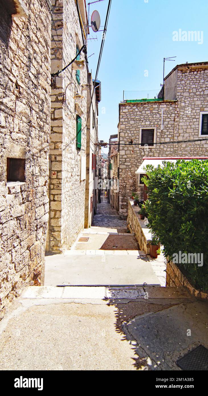 Vue sur les jardins, les rues et les ruelles de Zadar, Dalmatie en Croatie, Europe Banque D'Images