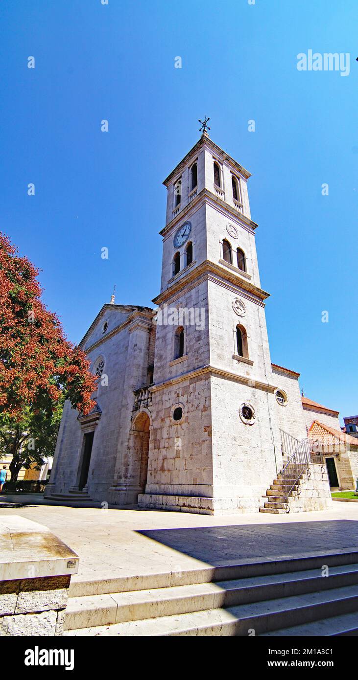 Vue sur les jardins, les rues et les ruelles de Zadar, Dalmatie en Croatie, Europe Banque D'Images