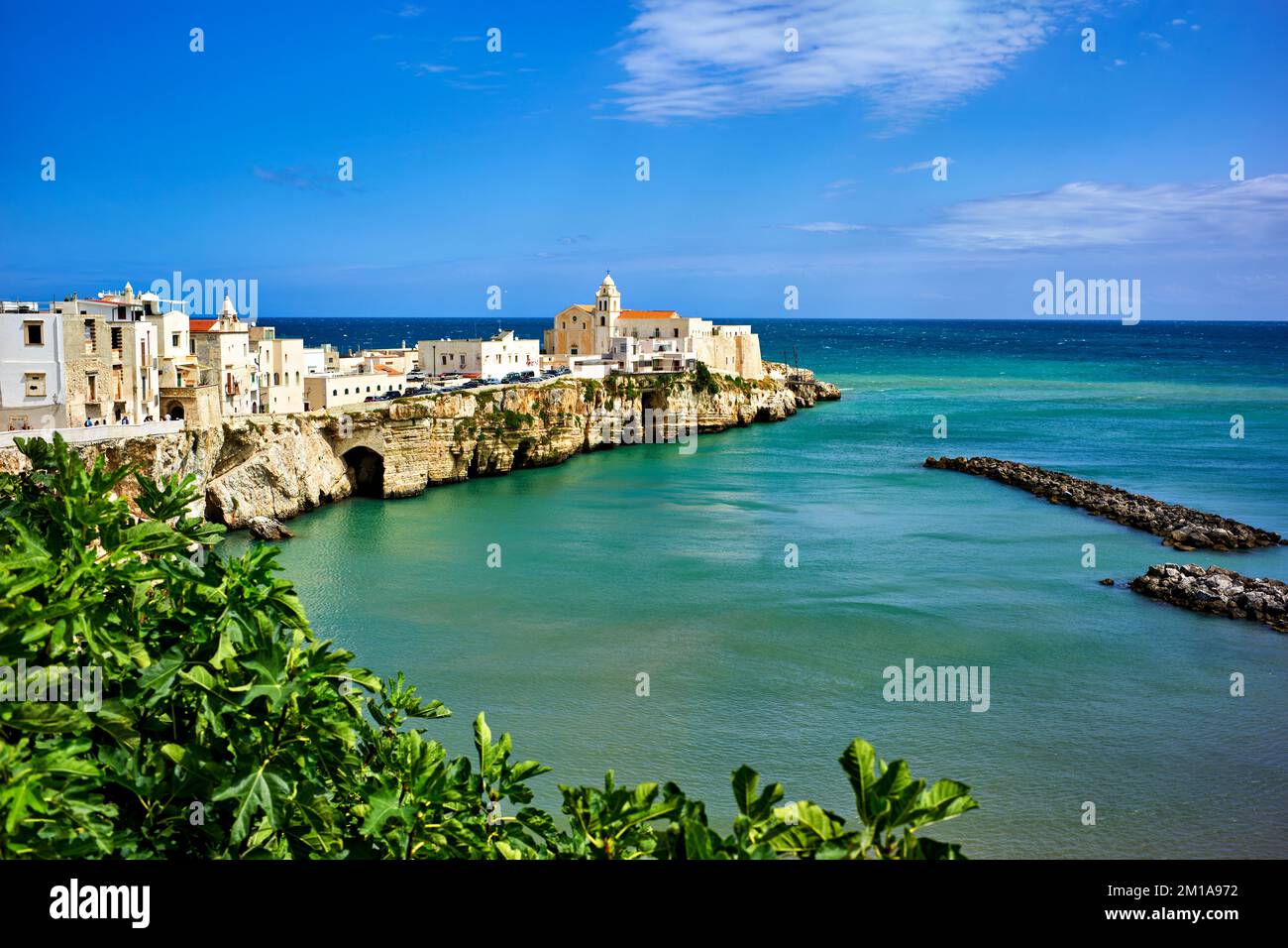 Vieste Gargano. Pouilles Italie. Cape San Francesco et église San Francesco Banque D'Images