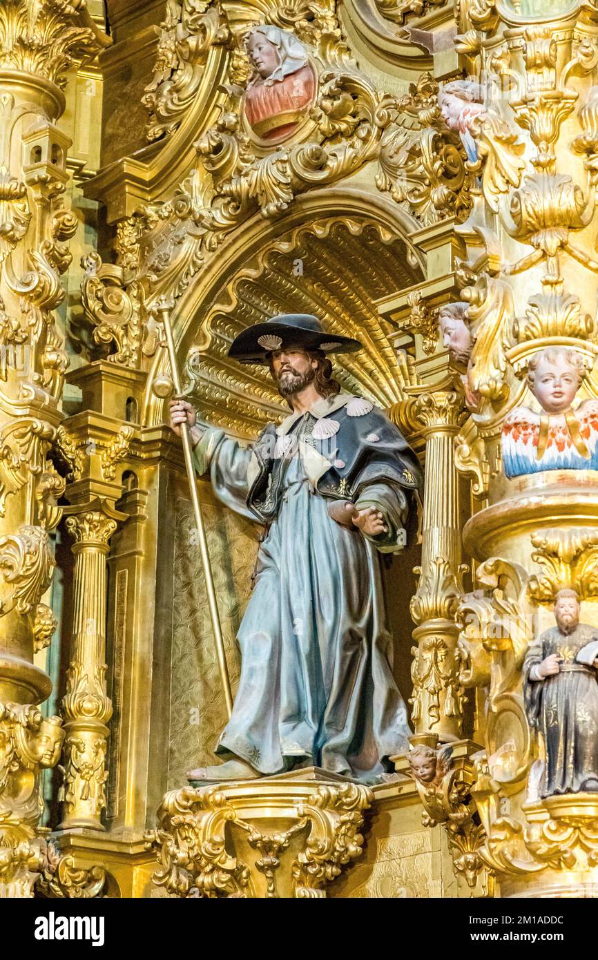 Statue de Saint-Jacques, dans la cathédrale historique de Saint-Jacques-de-Compostelle, Espagne Banque D'Images